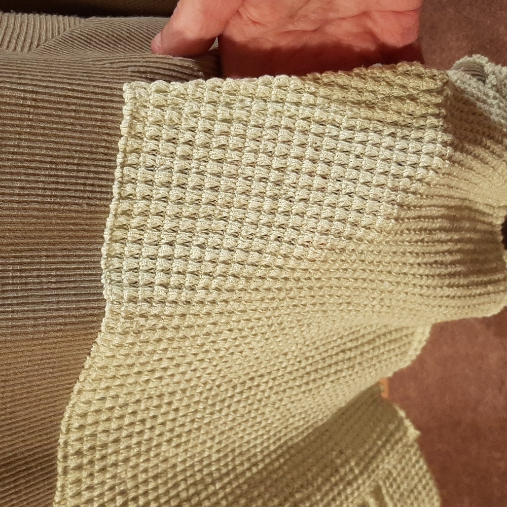 🥑POL Hooded Brown and Green Mixed-Fabric Top (L)🥑 - Picture 4 of 10